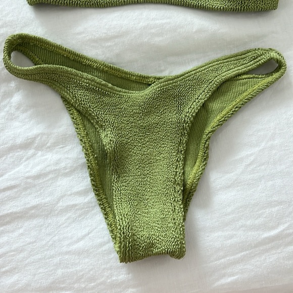 BOND-EYE Green Two Piece Swim Set - One Size fits all. - Picture 5 of 7